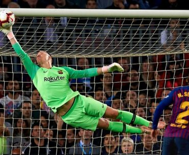 Top 10 Heroic Goalkeeper Performances In Football |HD