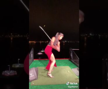 Love the ball flight 😍😍😍 #golftrickshot #golfswing #beautygolfswing #short