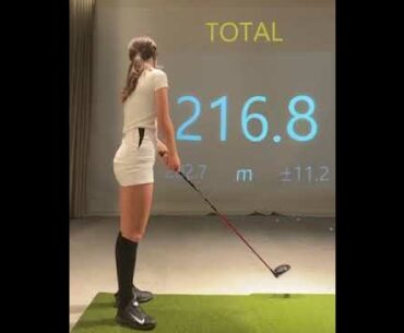 ⛳OMG This lady...so good! | Golf ladies  | Golf lady  | Golf Shorts | #Shorts