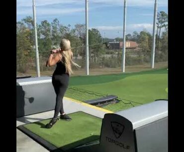 Solid swing👍 golf girl swing beauty #golf #shorts #golfswing #golftrickshot      | GOLF#SHORT