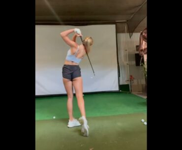 Absolutely gorgeous 😍 ❤️❤️ #golf #shorts #golfgirl      | GOLF#SHORT