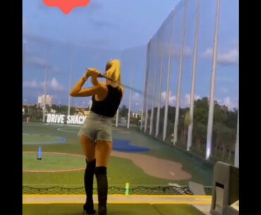 Beauty golfer    #golf #shorts #golfgirl     | GOLF#SHORT