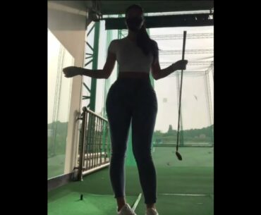 Very beautiful woman , et very beautiful easy swing😂⛳🏌️