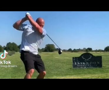 Went from 0-400 yards in 0.00001 second 💪💪 #golf #shorts #longdriver