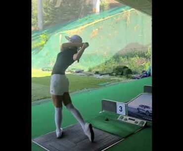 ⛳lee luna powerful Swing! | Golf ladies  | Golf lady  | Golf Shorts | #Shorts