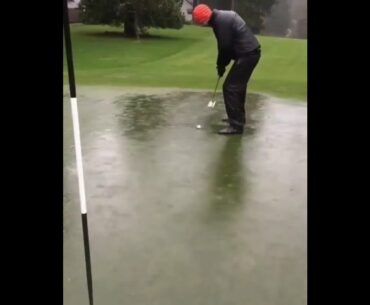 Die hard golfer 😊 #golf #shorts #golfputting #putting      | GOLF#SHORT