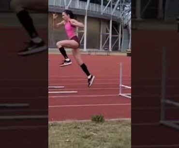 #Shorts lady Jumped on the Track! PRACTICE!! OLYMPIC TRAINING RELAY RACING! FEMALE EXCELLENT