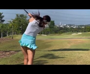 Malaysia golf girl golf swing ❤️❤️ #golf #golftrickshot #shorts