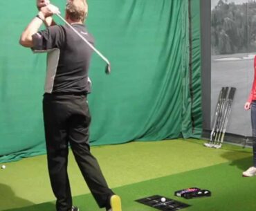 Lady Golfer club fitting with American Golf - Jo