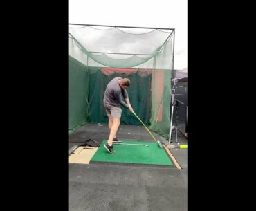 Hits Bombs 🔥🔥 ❤️❤️ #golf #shorts