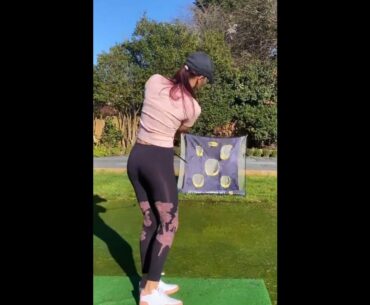 chipping practice ❤️❤️ #golf #shorts #golfgirl      | GOLF#SHORT
