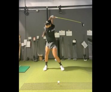 long driver , powerswing ❤️❤️ #golf #shorts #golfgirl      | GOLF#SHORT
