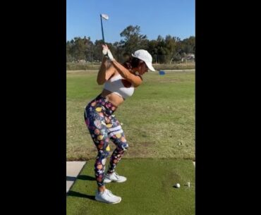 Perfect swing! ❤️❤️ #golf #shorts #golfgirl      | GOLF#SHORT