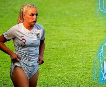 Comedy & Shocking Moments in Women's Football
