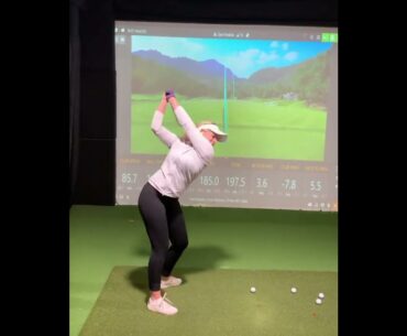 Wow. What a swing & impact ❤️❤️ #golf #shorts #golfgirl      | GOLF#SHORT