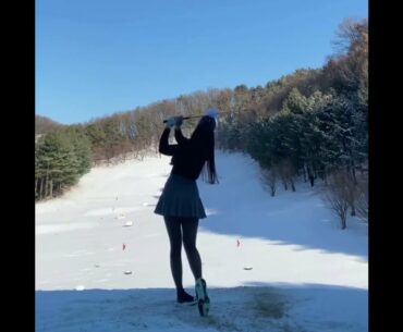 Beauty & Golf. Have a good game Dear Ladies all over the golf! #golf #bestgolf #golfswing