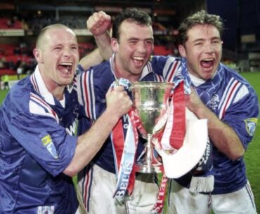 ALLY MCCOIST FUNNY STORY - ON HOLIDAY IN VEGAS WITH GAZZA