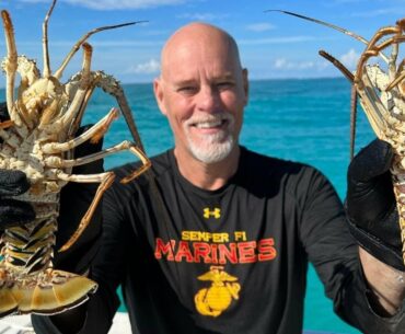 Diving for LOBSTER DINNER in Florida!
