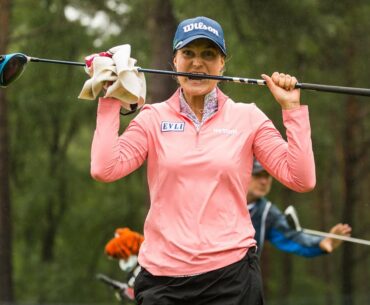 What a lie! Sanna Nuutinen's tee shot gets stuck in a tree!