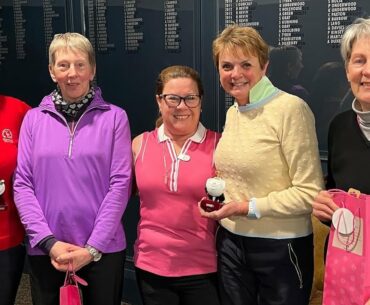 Lady Captain Jayne drive’s in to a new golf season!!