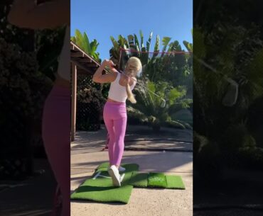 pink makes me feel good #golf #golfer #golfgirl #golfclub #golfbeauty #fyp #foryou