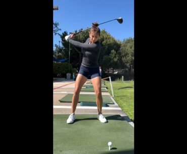 Stunning ❤️ ❤️❤️ @karol_priscill      #golf #shorts #golfgirl      | GOLF#SHORT