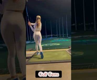 @briteresi Slim fit golfer #golf #girl #shorts #amazing #hotshots