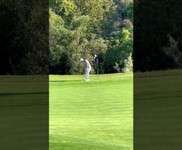 “You want your putter?” SGK: “Nah, I’m good” #shorts