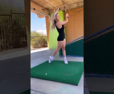 @_paige.renee Want to play golf with me
