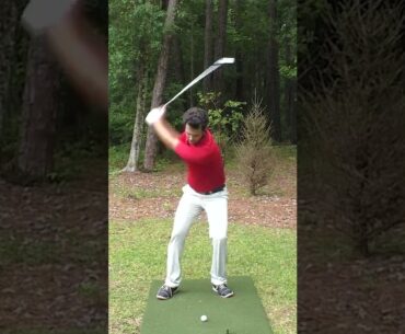 Swing WITH YOUR BODY and NOT YOUR ARMS - This Makes the Golf Swing So CONSISTENT and POWERFUL