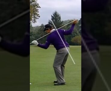 Center your swing around the base of the neck - Tom Watson #shorts #golf #golfswing #golftips