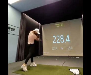 레슨 끝나고 타이틀리스트 TSi 1 드라이버 몇개 쳐보았어요 😊 #golf #short  #골프  | GOLF VN