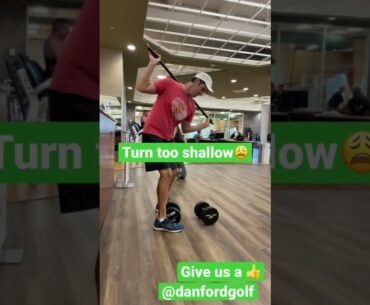 GOLF SWING SHOULDER TURN