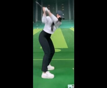 80% 느낌으로 몸 풀기 @nini__pro ✨ #golf #short  #골프  | GOLF VN
