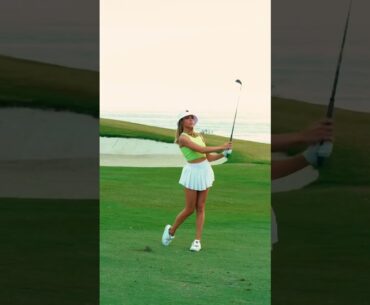 easy livin 🏝 yes, i went back to fill my divot 🤪