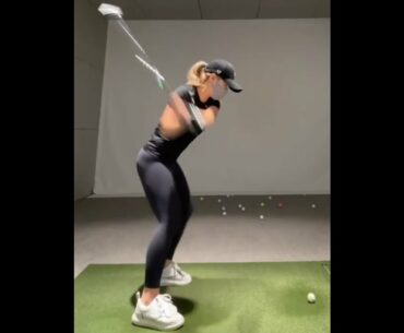스윙도 외모도 너무 예쁘시다 ⭕️ #golf  #골프  | GOLF VN #shorts