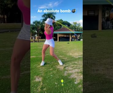 Gabi Powel to the moon #golfgirl #golf #shorts #short