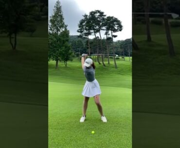 Beauty & Golf #shorts , #golfshorts ,#youtubeshorts , #ladiesgolf , #subforgolf , #alloverthegolf