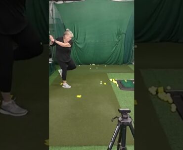 ⛳ Older Lady Learns How To Step Into The Golf Swing To Create Massive Power And Huge Distance Gains