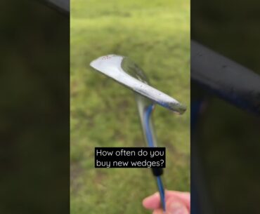 Do you buy new wedges every 75 rounds as recommended? #golf #golfshorts #golfvideo