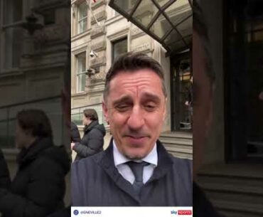 When Gary Neville bumped into Floyd Mayweather 😂