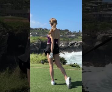 Pretty girls golf ;)