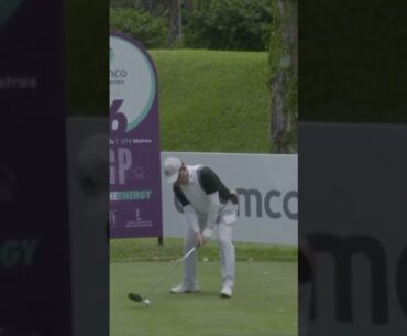 The most unique golf swing you'll ever see!