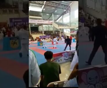 SCORPION KICK..FINAL..DHIJEY LEXSIE beraksi.. MALE KUMITE KARATE