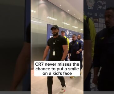 Cristiano Ronaldo's reaction to a young fan impersonating his celebration 😍