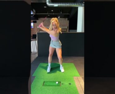 Play a hole with me at xgolf! 394yd par 4. How do you think I do? ⛳️ #golf #golfswing