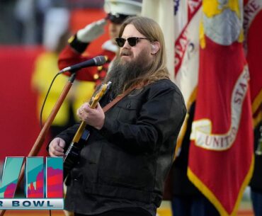 Chris Stapleton Sings the National Anthem at Super Bowl LVII