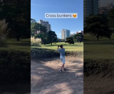 Cross bunker action 😍 El tiro más complicado que existe 😰 #golf #shorts