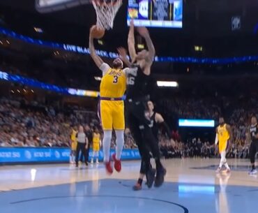 Anthony Davis dunk attempt gets blocked by John Konchar and crowd goes crazy 🤯