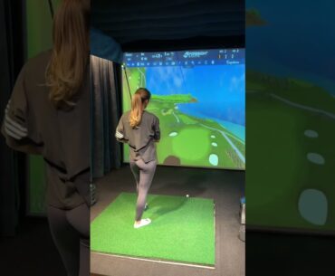 OMG… HOW?! YOU MUST BE KIDDING!!! #shorts #golf #golfswing #golfgirl #golfshot #trickshot